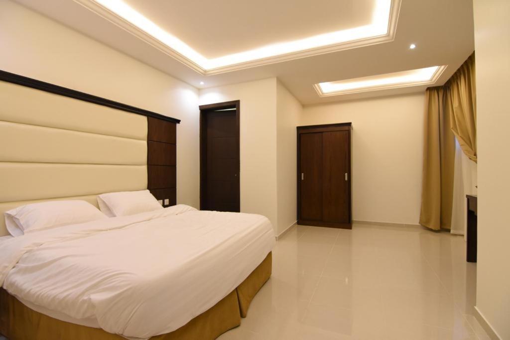 Golden White Hotel Ta'if Bagian luar foto