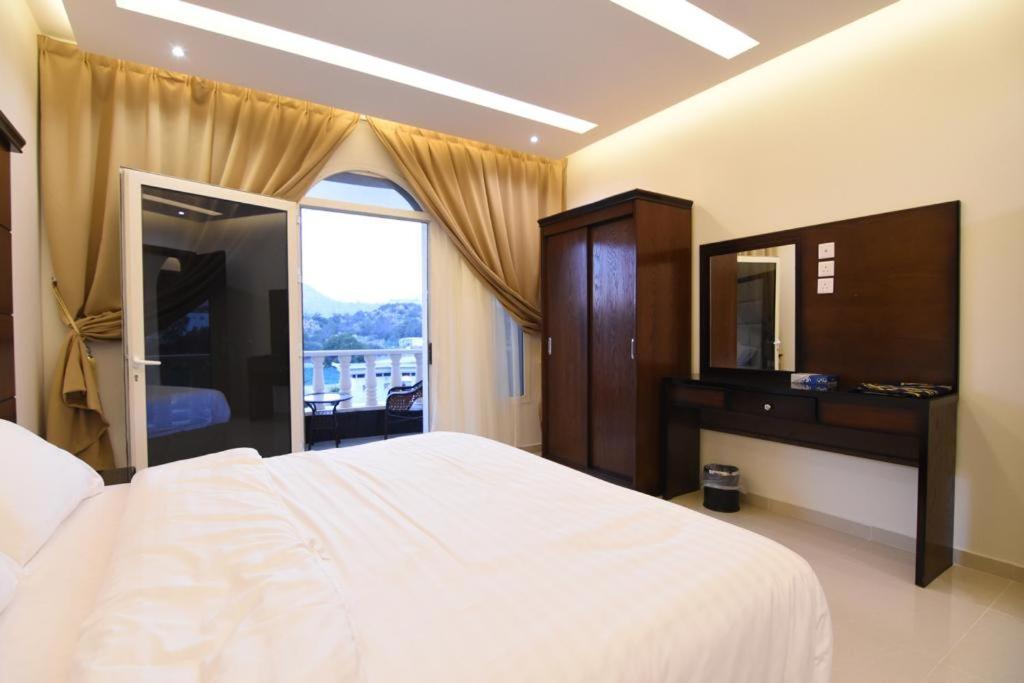 Golden White Hotel Ta'if Bagian luar foto